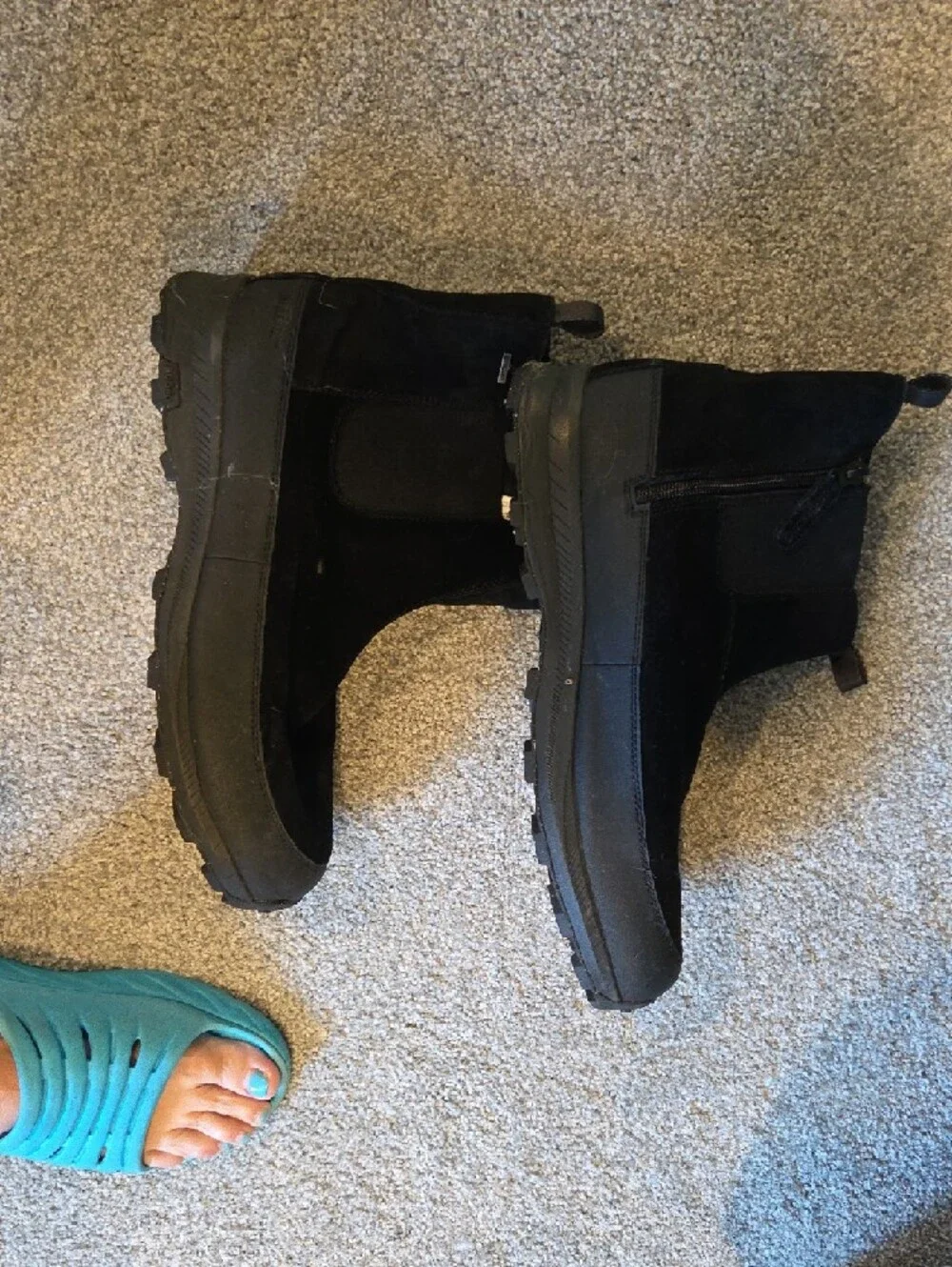 Black Men's Snow Chelsea Boots - With Metal Studs